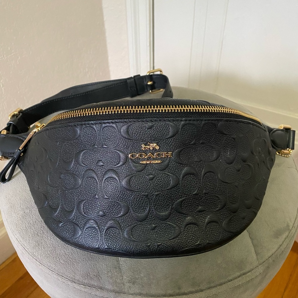 EUC Coach Signature Leather Belt Bag